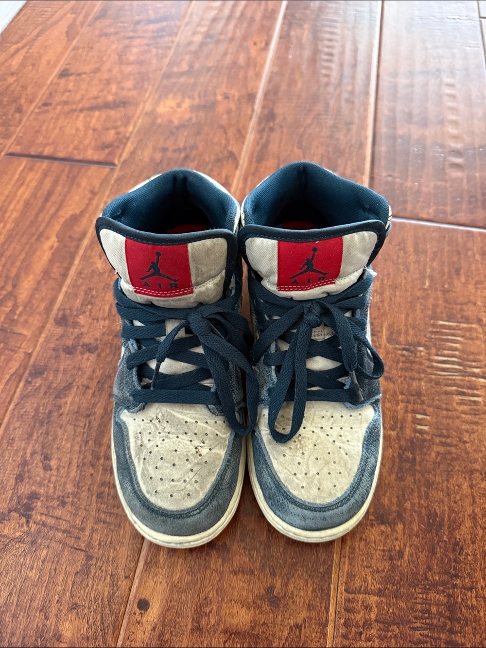 Nike Jordan Kids High-Top Sneakers in Navy, Gray and Red